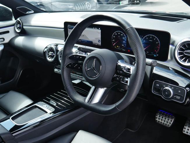 MERCEDES-BENZ CLA Class Photo 34