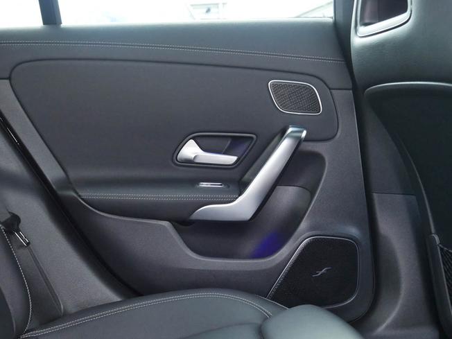 MERCEDES-BENZ CLA Class Photo 37