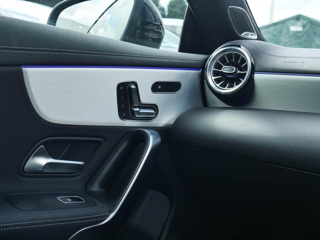 MERCEDES-BENZ CLA Class Photo 44