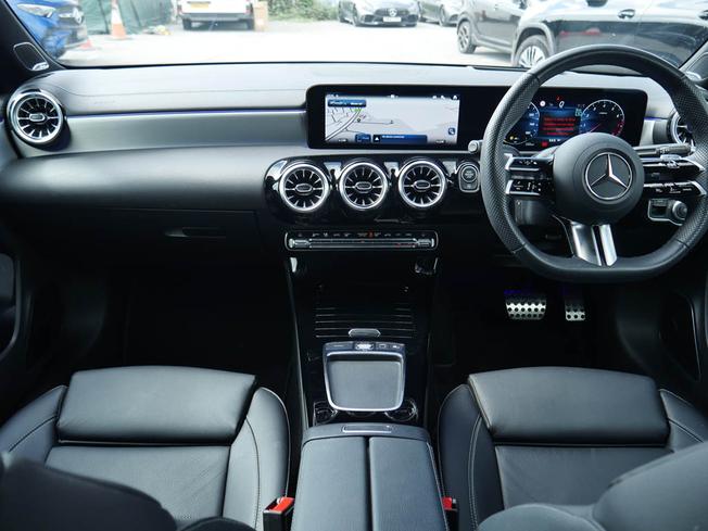 MERCEDES-BENZ CLA Class Photo 5
