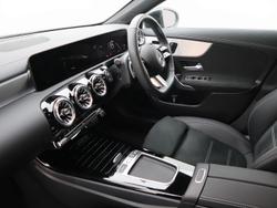 MERCEDES-BENZ CLA Class Photo 3