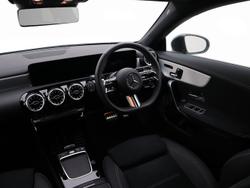 MERCEDES-BENZ CLA Class Photo 5