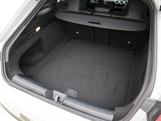 MERCEDES-BENZ CLA Class Photo 9