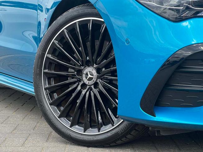 MERCEDES-BENZ CLA Class Photo 14