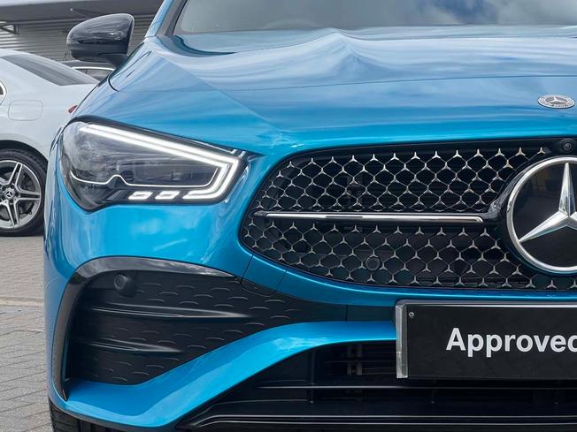 MERCEDES-BENZ CLA Class Photo 17