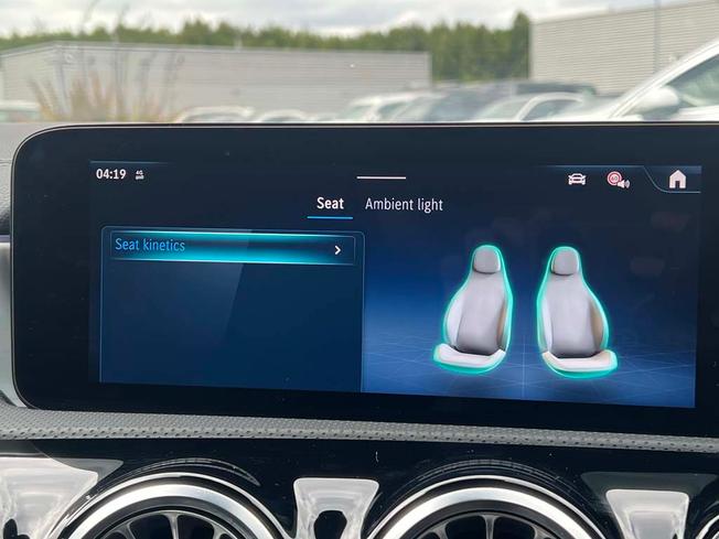 MERCEDES-BENZ CLA Class Photo 29