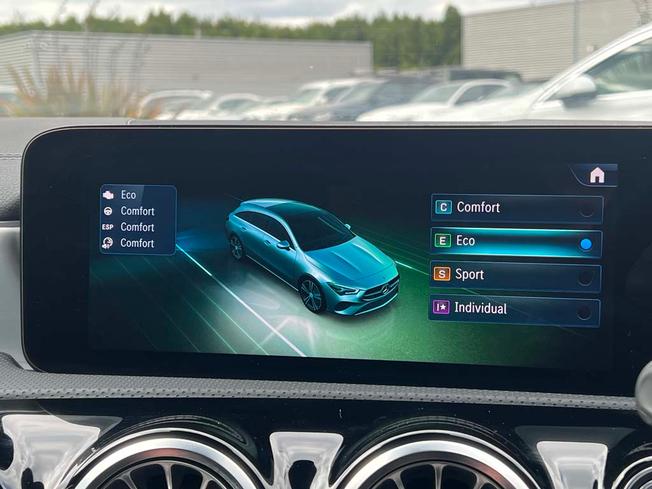 MERCEDES-BENZ CLA Class Photo 32