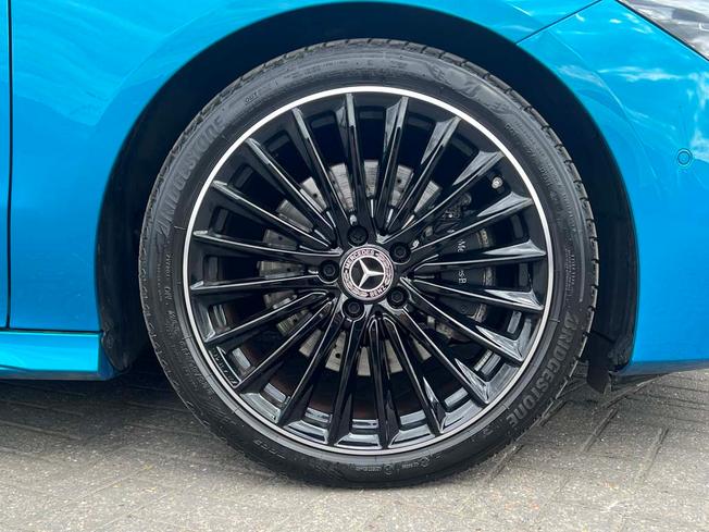 MERCEDES-BENZ CLA Class Photo 6