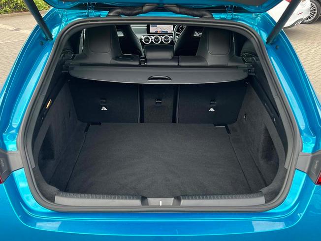 MERCEDES-BENZ CLA Class Photo 9
