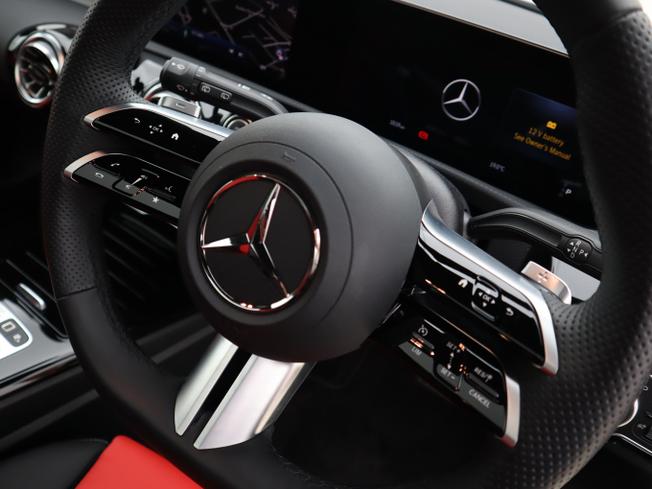 MERCEDES-BENZ CLA Class Photo 15