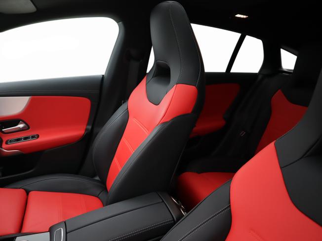 MERCEDES-BENZ CLA Class Photo 19