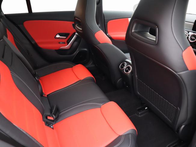MERCEDES-BENZ CLA Class Photo 28