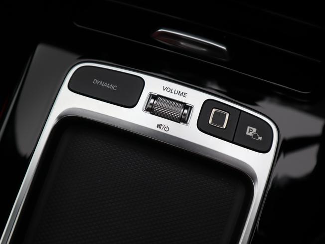 MERCEDES-BENZ CLA Class Photo 30