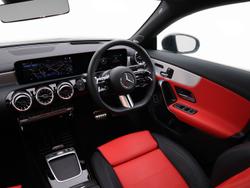 MERCEDES-BENZ CLA Class Photo 5