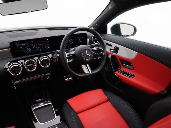 MERCEDES-BENZ CLA Class Photo 5