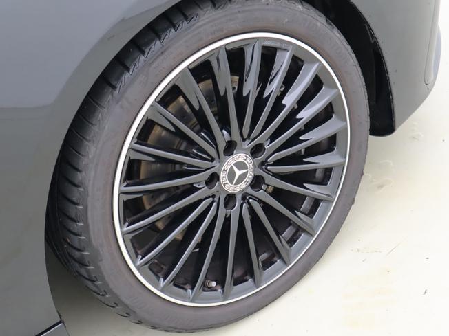 MERCEDES-BENZ CLA Class Photo 6