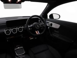 MERCEDES-BENZ CLA Class Photo 5