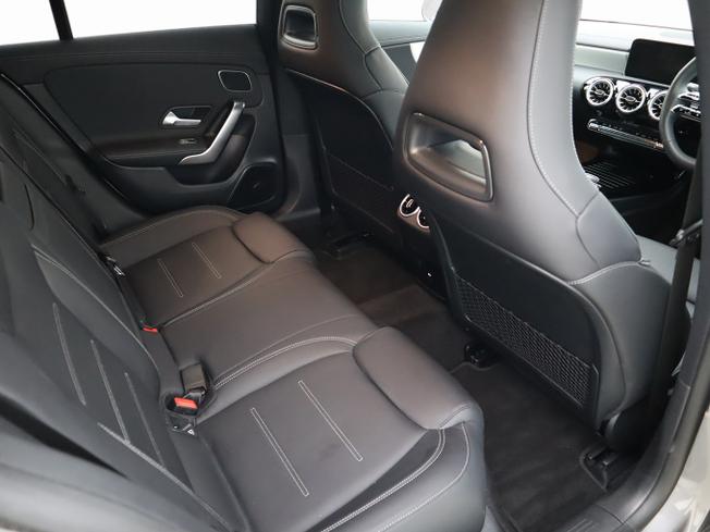 MERCEDES-BENZ CLA Class Photo 8