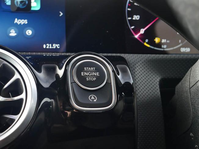MERCEDES-BENZ CLA Class Photo 20