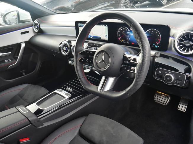 MERCEDES-BENZ CLA Class Photo 35