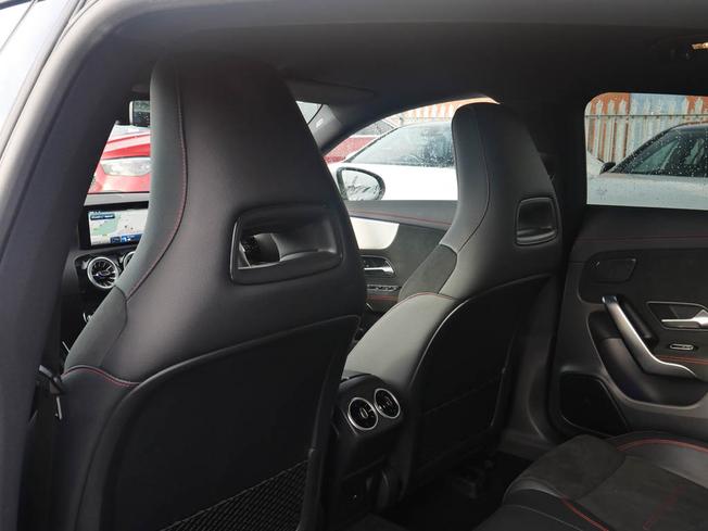 MERCEDES-BENZ CLA Class Photo 40