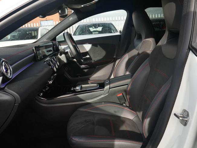 MERCEDES-BENZ CLA Class Photo 48