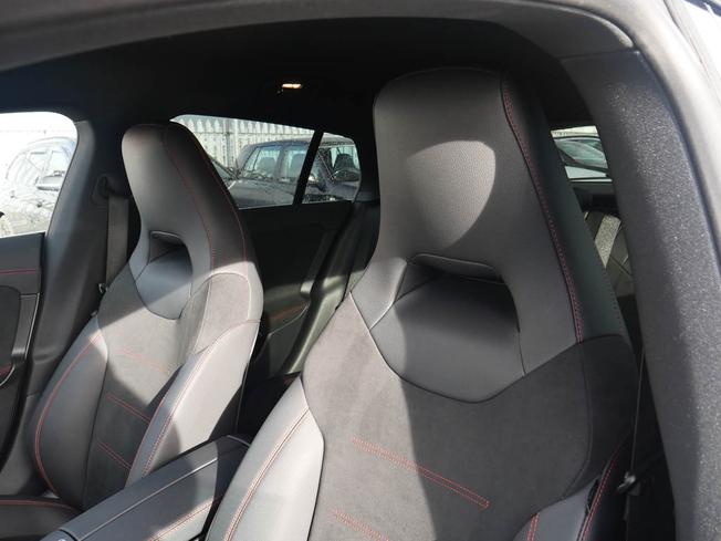 MERCEDES-BENZ CLA Class Photo 49