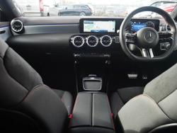 MERCEDES-BENZ CLA Class Photo 5