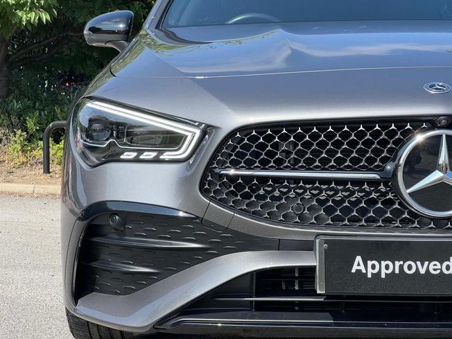 MERCEDES-BENZ CLA Class Photo 19