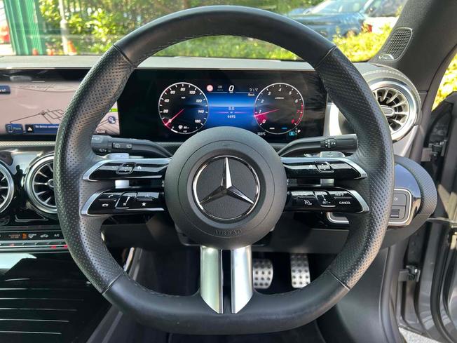MERCEDES-BENZ CLA Class Photo 24