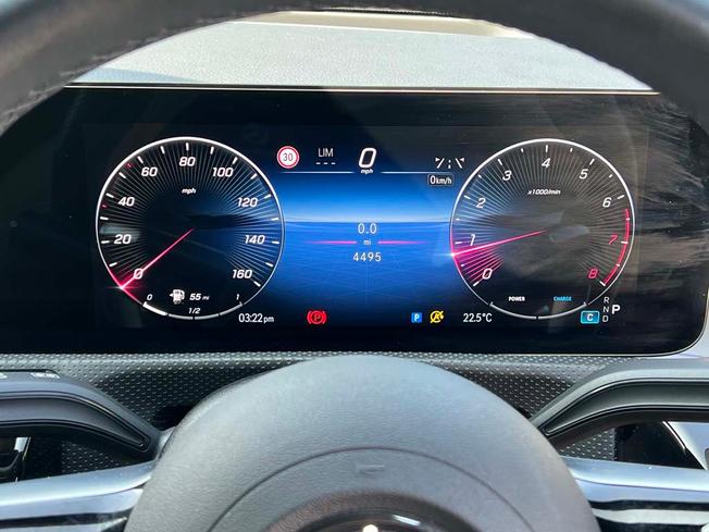 MERCEDES-BENZ CLA Class Photo 4
