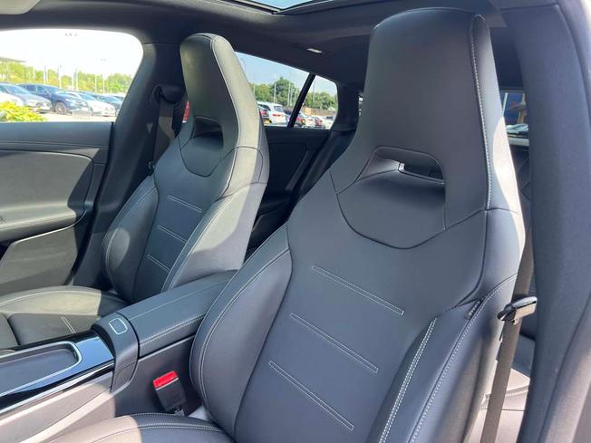 MERCEDES-BENZ CLA Class Photo 44