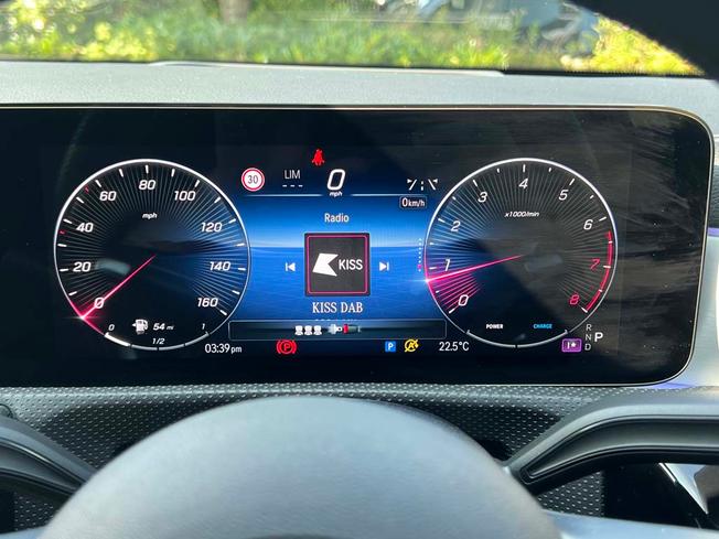 MERCEDES-BENZ CLA Class Photo 48