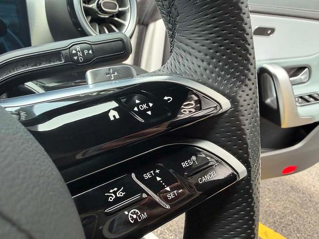 MERCEDES-BENZ Cla Class Photo 24