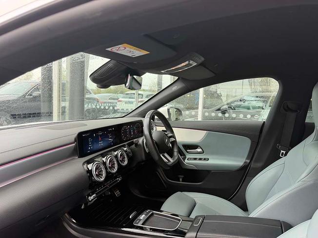 MERCEDES-BENZ Cla Class Photo 3
