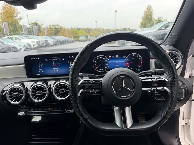 MERCEDES-BENZ Cla Class Photo 35