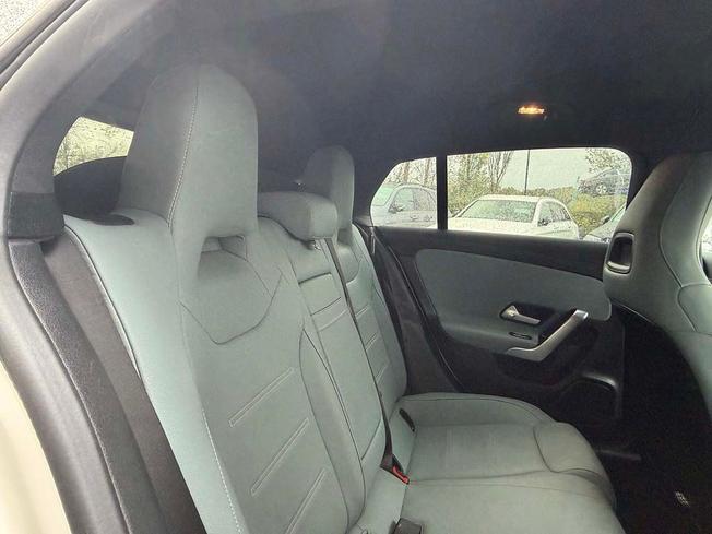 MERCEDES-BENZ Cla Class Photo 8