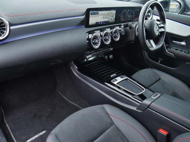 MERCEDES-BENZ CLA Class Photo 3