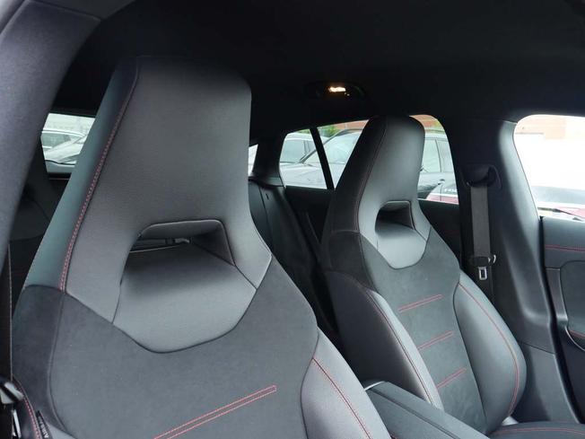 MERCEDES-BENZ CLA Class Photo 34