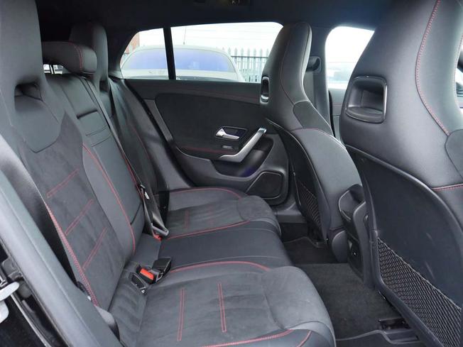 MERCEDES-BENZ CLA Class Photo 36