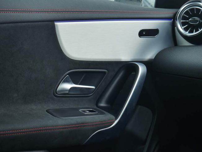 MERCEDES-BENZ CLA Class Photo 43
