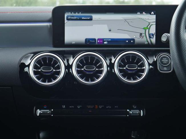 MERCEDES-BENZ CLA Class Photo 44