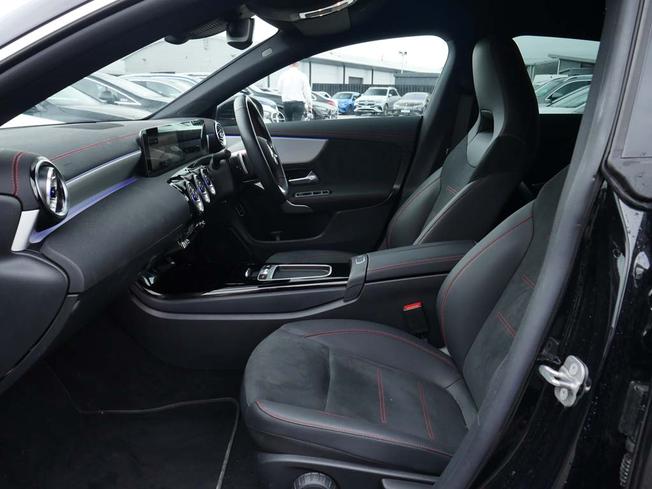 MERCEDES-BENZ CLA Class Photo 46