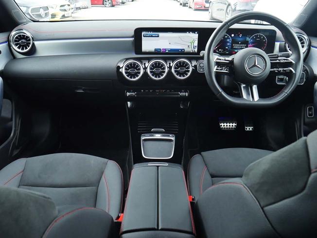 MERCEDES-BENZ CLA Class Photo 5
