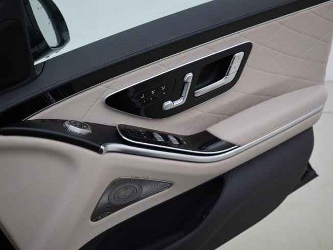 MERCEDES-BENZ S Class Photo 33