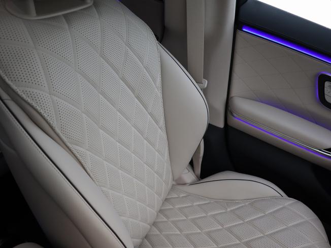 MERCEDES-BENZ S Class Photo 43