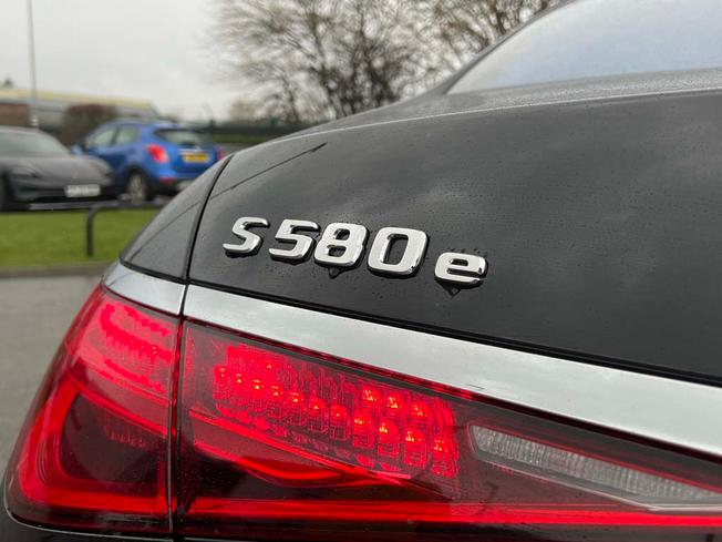 MERCEDES-BENZ S Class Photo 21