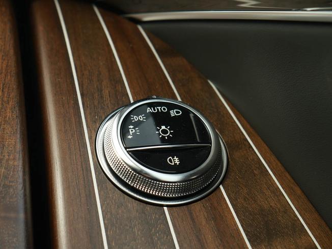 MERCEDES-BENZ Maybach S Class Photo 17