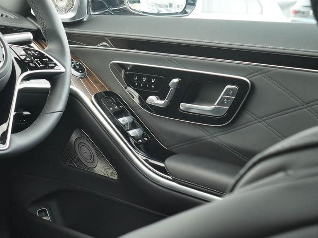 MERCEDES-BENZ Maybach S Class Photo 40