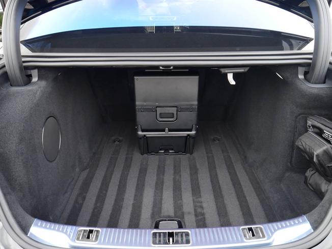 MERCEDES-BENZ Maybach S Class Photo 9